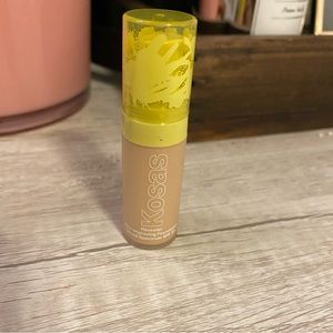 Kosas foundation sample size light cool 180